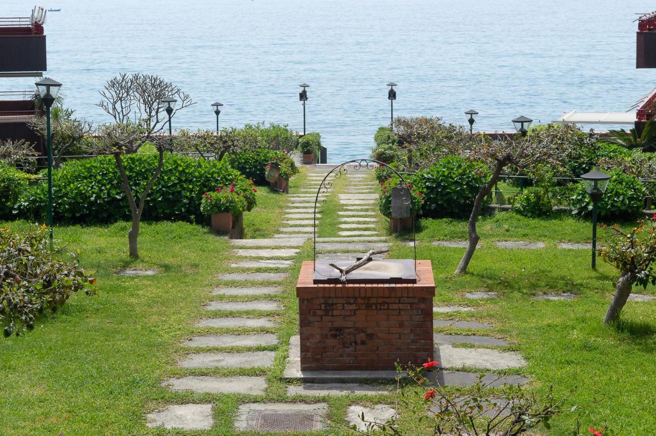 Beach House Blue Holiday Letojanni Exterior foto